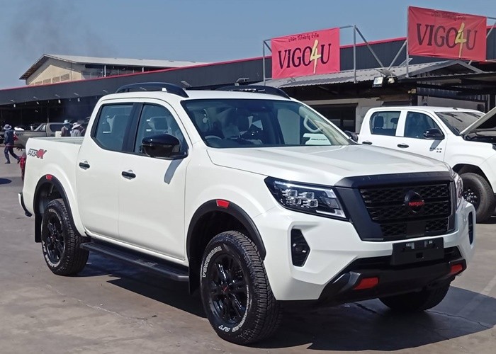 Used 6
                    NISSAN
                     for Sale Image