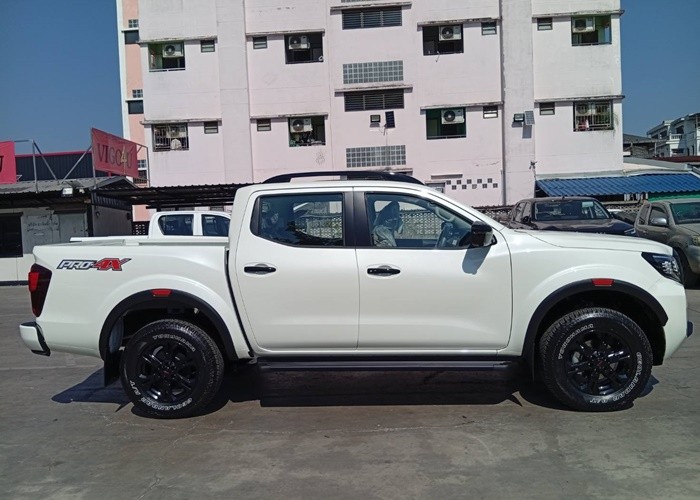 Used 6
                    NISSAN
                     for Sale Image