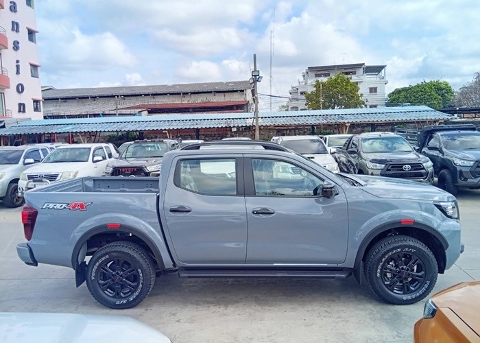 Used 6
                    NISSAN
                     for Sale Image