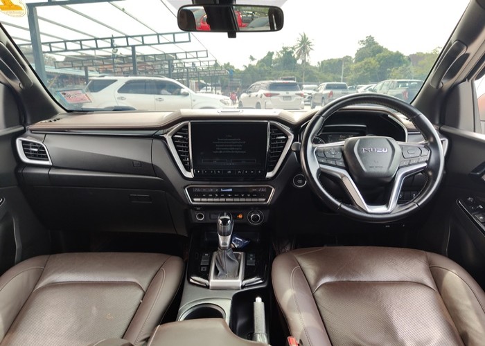 Used 10
                    ISUZU
                     for Sale Image