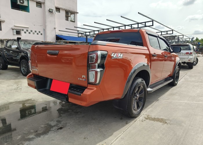 Used 10
                    ISUZU
                     for Sale Image