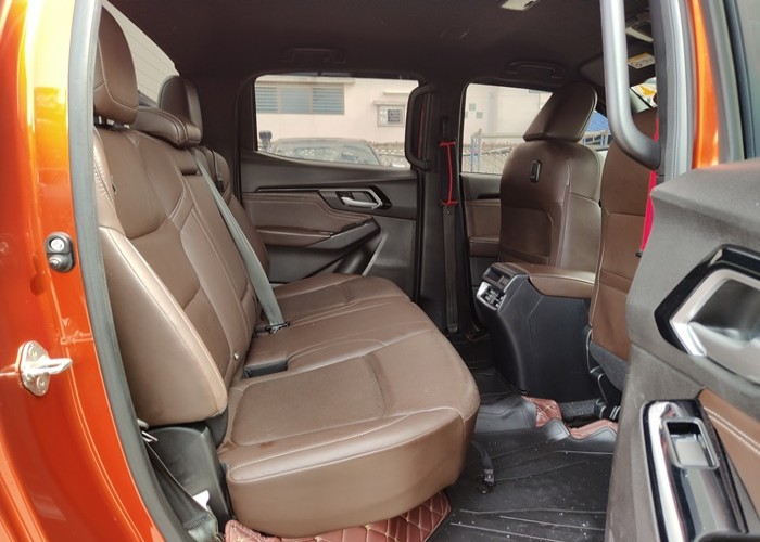 Used 10
                    ISUZU
                     for Sale Image