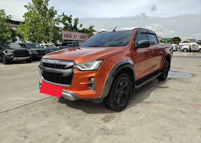 Used 10
                    ISUZU
                     for Sale Image