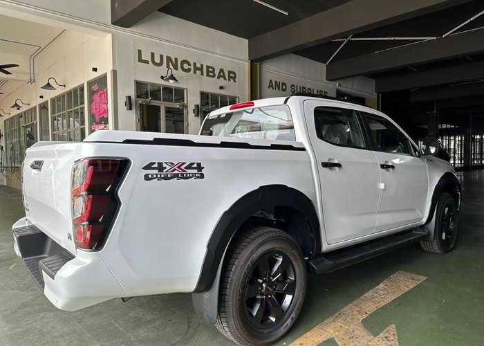 Used 6
                    ISUZU
                     for Sale Image