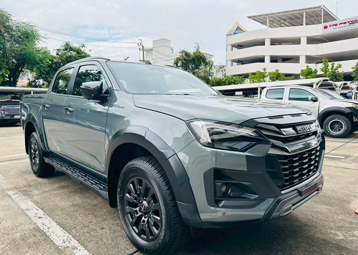 Used 6
                    ISUZU
                     for Sale Image