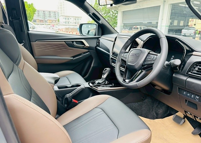 Used 6
                    ISUZU
                     for Sale Image