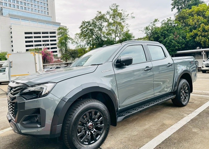 Used 6
                    ISUZU
                     for Sale Image