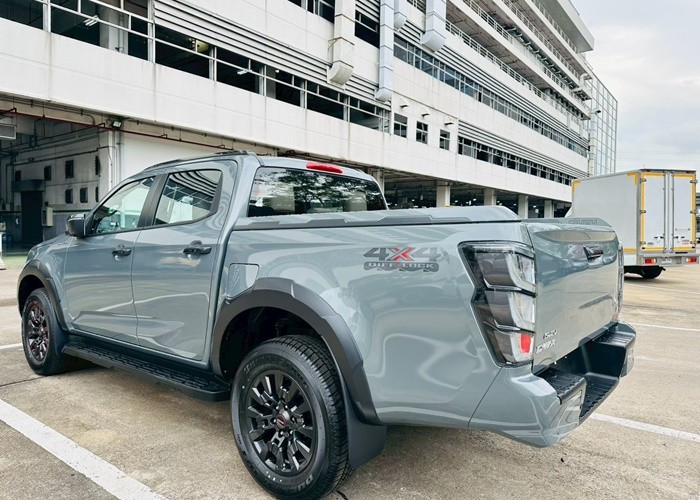 Used 6
                    ISUZU
                     for Sale Image