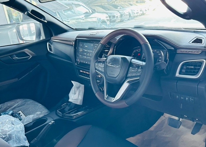 Used 6
                    ISUZU
                     for Sale Image