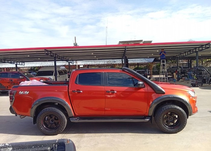 Used 7
                    ISUZU
                     for Sale Image