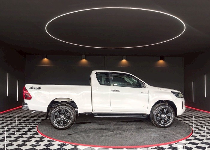 Used 12
                    TOYOTA
                     for Sale Image
