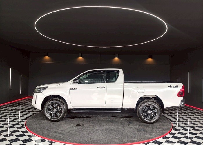 Used 12
                    TOYOTA
                     for Sale Image