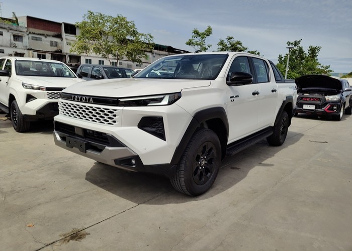 Used 5
                    TOYOTA
                     for Sale Image