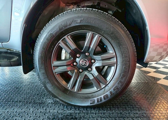 Used 7
                    TOYOTA
                     for Sale Image