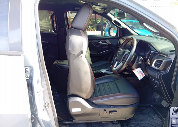 Used 9
                    ISUZU
                     for Sale Image