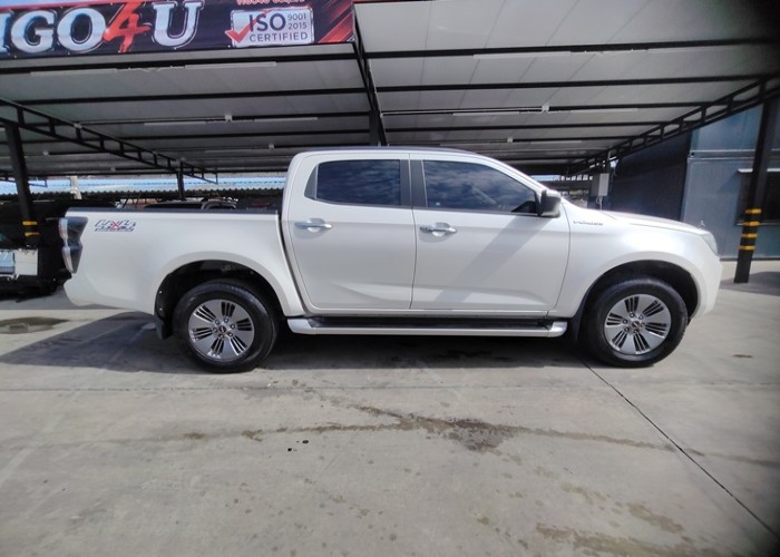 Used 10
                    ISUZU
                     for Sale Image
