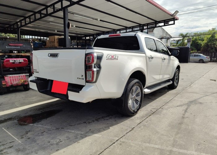 Used 10
                    ISUZU
                     for Sale Image