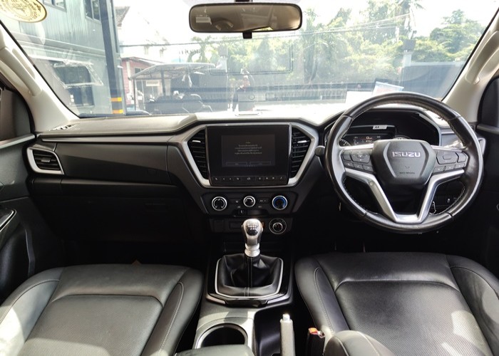 Used 10
                    ISUZU
                     for Sale Image