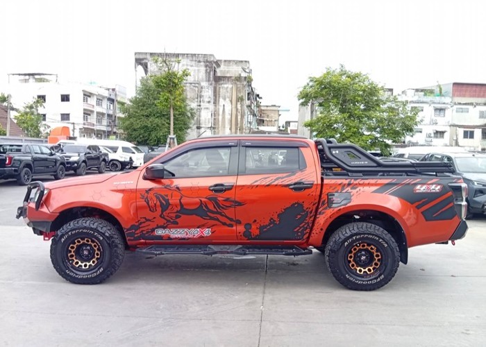 Used 8
                    ISUZU
                     for Sale Image