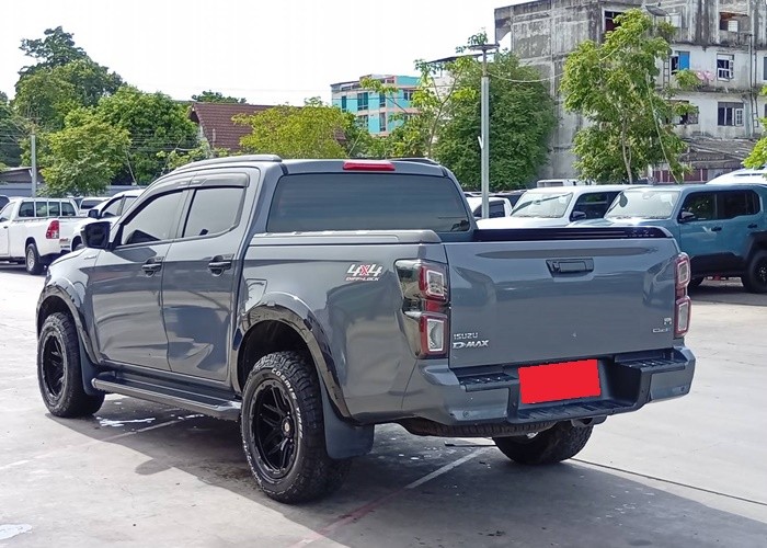 Used 8
                    ISUZU
                     for Sale Image