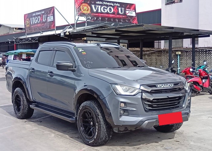 Used 8
                    ISUZU
                     for Sale Image