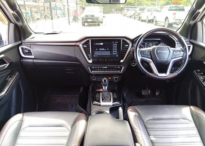Used 8
                    ISUZU
                     for Sale Image