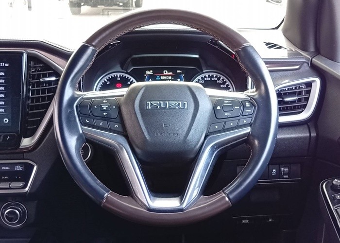Used 8
                    ISUZU
                     for Sale Image