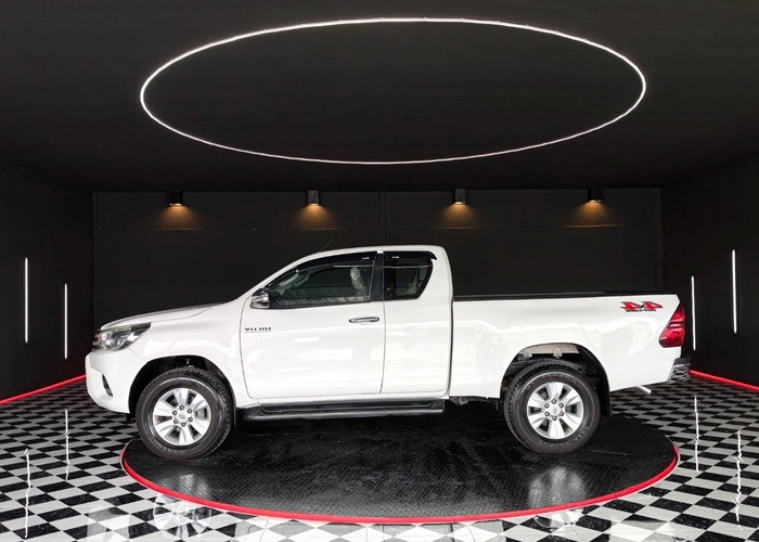 Used 7
                    TOYOTA
                     for Sale Image