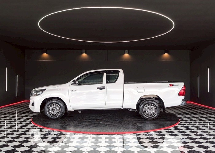 Used 5
                    TOYOTA
                     for Sale Image