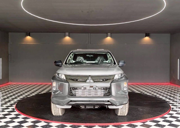 Used 4
                    MITSUBISHI
                     for Sale Image
