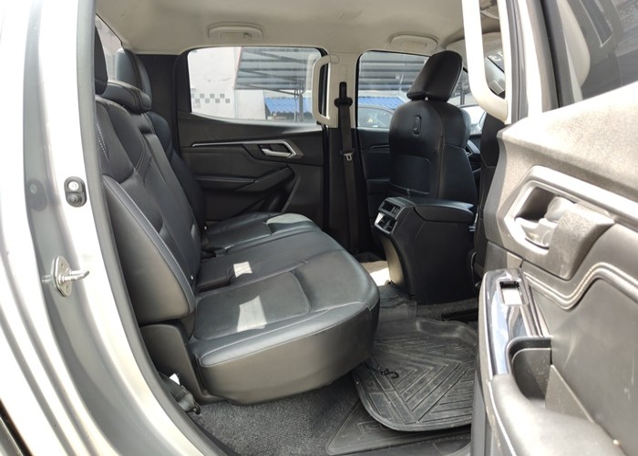 Used 5
                    ISUZU
                     for Sale Image