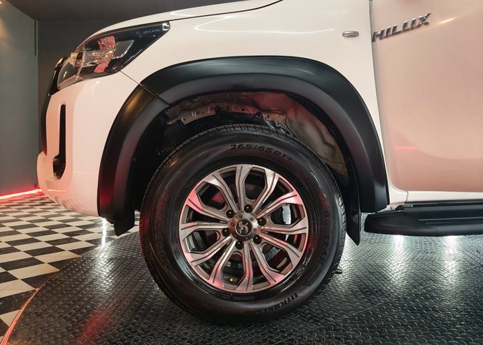 Used 5
                    TOYOTA
                     for Sale Image