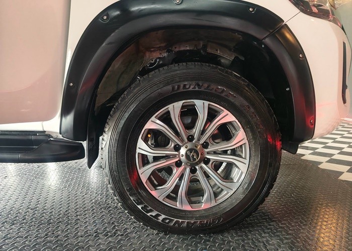 Used 5
                    TOYOTA
                     for Sale Image