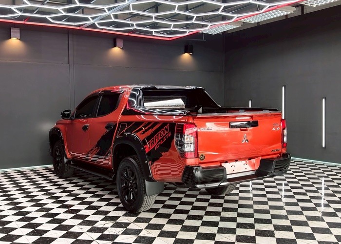 Used 11
                    MITSUBISHI
                     for Sale Image