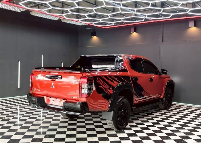 Used 11
                    MITSUBISHI
                     for Sale Image